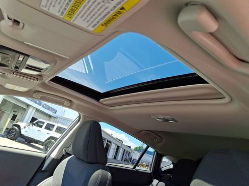 Certified 2025 Subaru Crosstrek 2.5i Premium AWD/4WD image 16
