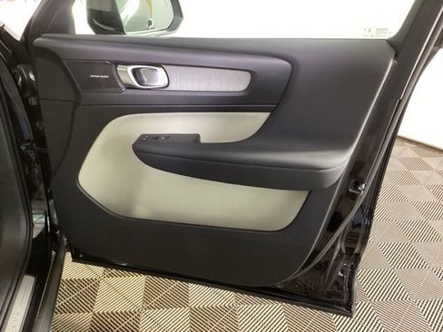 New 2025 Volvo XC40 B5 Ultra w/ Climate Package image 21