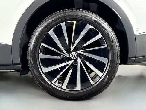New 2026 Volkswagen ID.4 Pro AWD/4WD image 30