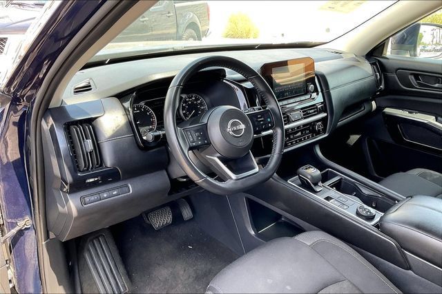 Certified 2025 Nissan Pathfinder SV AWD/4WD image 14