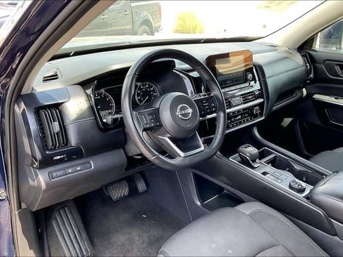 Certified 2025 Nissan Pathfinder SV AWD/4WD image 14