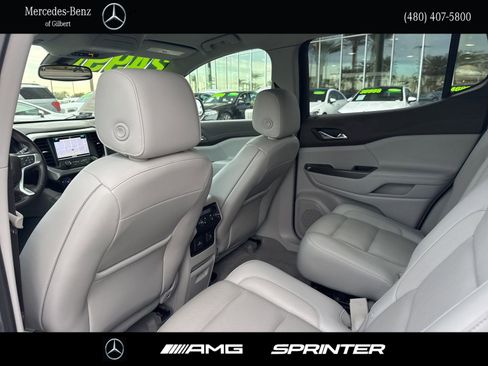 Used 2019 GMC Acadia SLT image 17