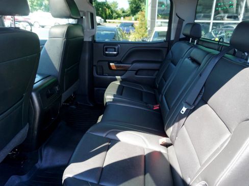 Used 2018 GMC Sierra 1500 SLT w/ SLT Premium Package image 9