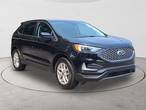 Used 2023 Ford Edge SEL image 3