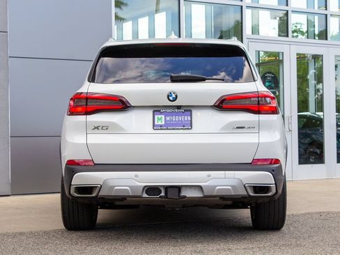 Used 2023 BMW X5 xDrive40i w/ Premium Package AWD/4WD image 9