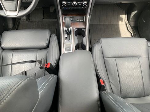 Used 2021 Subaru Ascent Touring AWD/4WD image 21