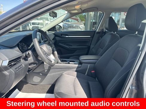 Used 2022 Nissan Altima 2.5 SV FWD image 11