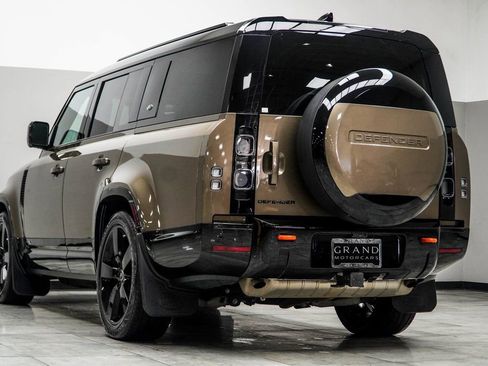 Used 2024 Land Rover Defender 130 X AWD/4WD image 10
