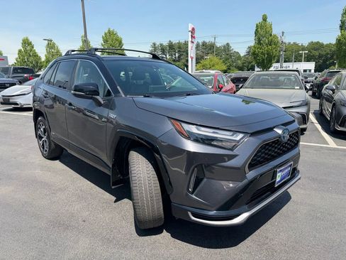 Used 2022 Toyota RAV4 XSE w/ Weather Package AWD/4WD image 3