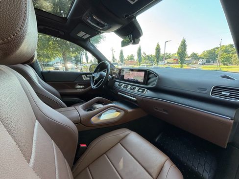 Used 2024 Mercedes-Benz GLE 350 4MATIC image 24