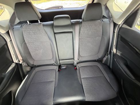Used 2025 Kia Seltos S FWD image 40