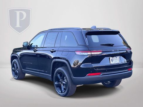 New 2025 Jeep Grand Cherokee Altitude image 6