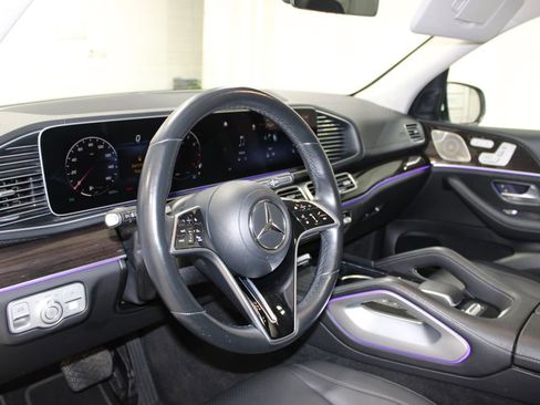 Used 2024 Mercedes-Benz GLS 450 4MATIC image 17