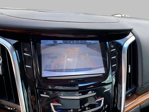 Used 2015 Cadillac Escalade Luxury AWD/4WD image 10