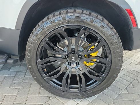 Used 2024 Land Rover Defender 110 S image 13