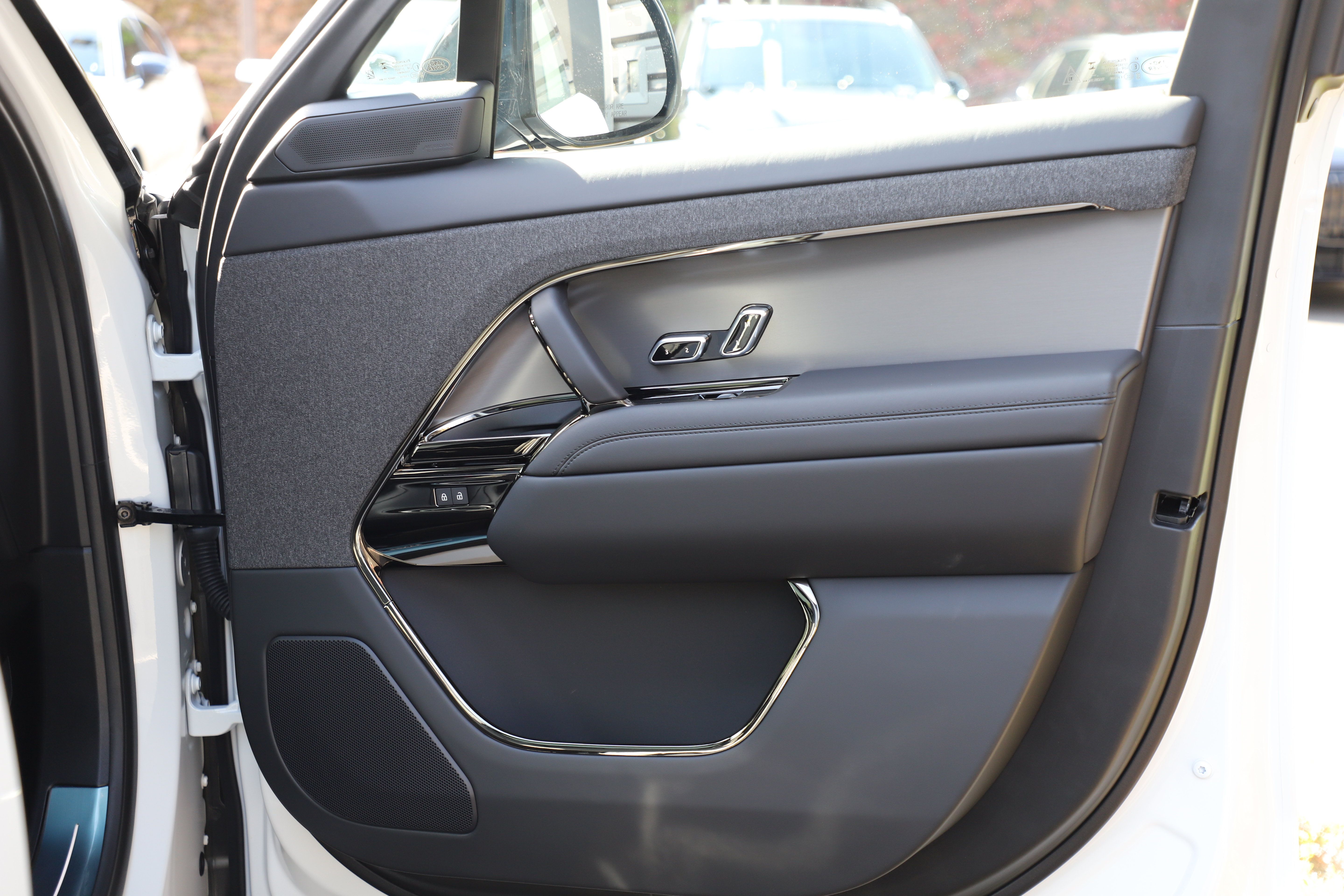 New 2026 Land Rover Range Rover Sport SE AWD/4WD image 7