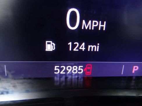 Used 2023 GMC Terrain SLT image 24