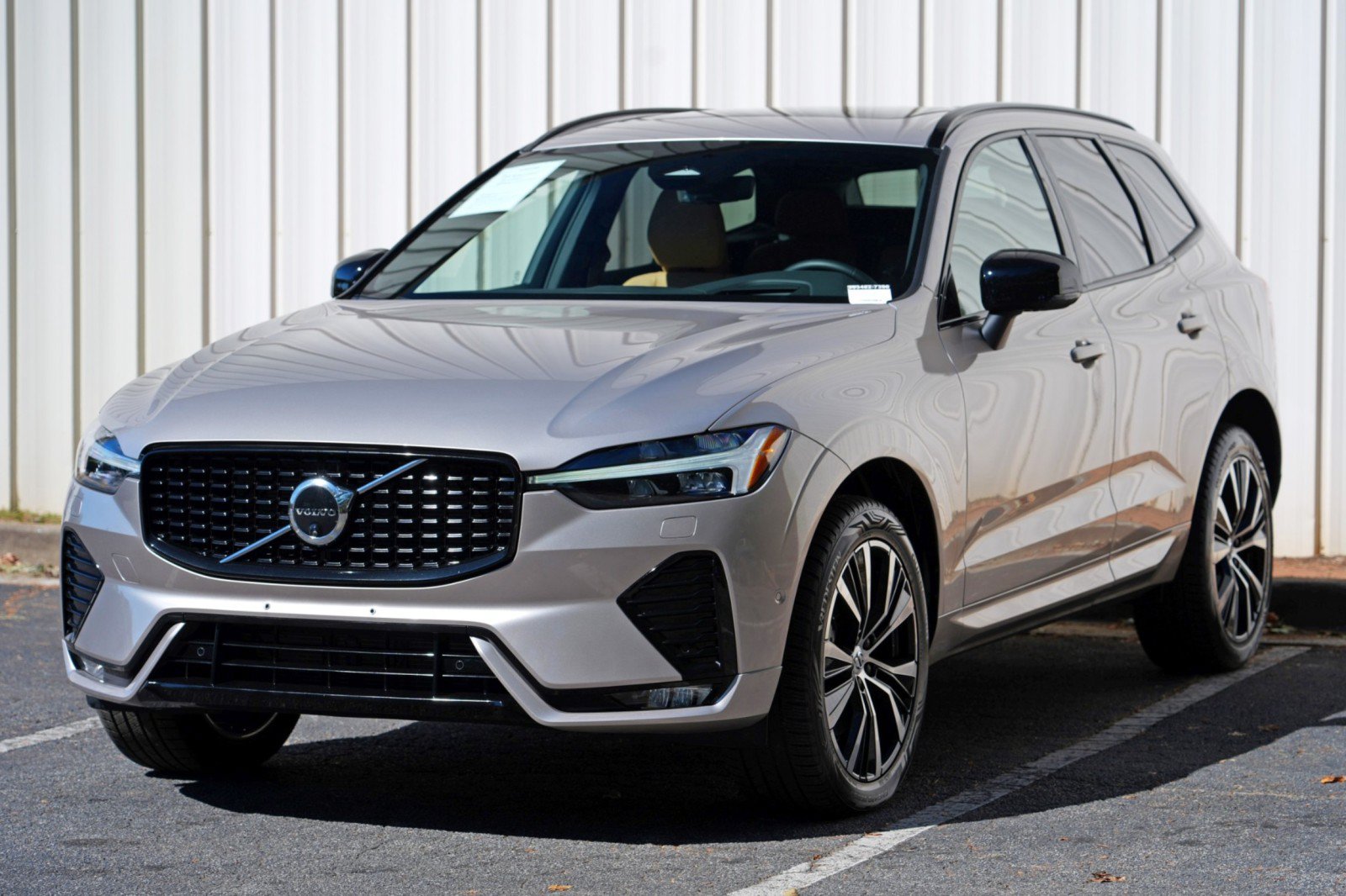 Used 2025 Volvo XC60 B5 Ultra w/ Protection Package Premier AWD/4WD image 48