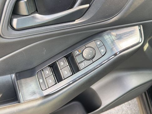 Used 2024 Nissan Rogue S AWD/4WD image 30