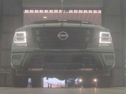 Used 2024 Nissan Titan SV w/ SV Bronze Edition Package image 7