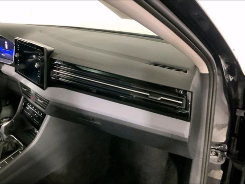 Used 2025 Volkswagen Jetta SE FWD image 16