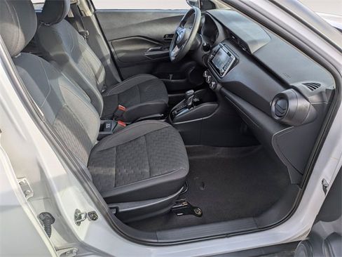 Used 2022 Nissan Kicks S image 27