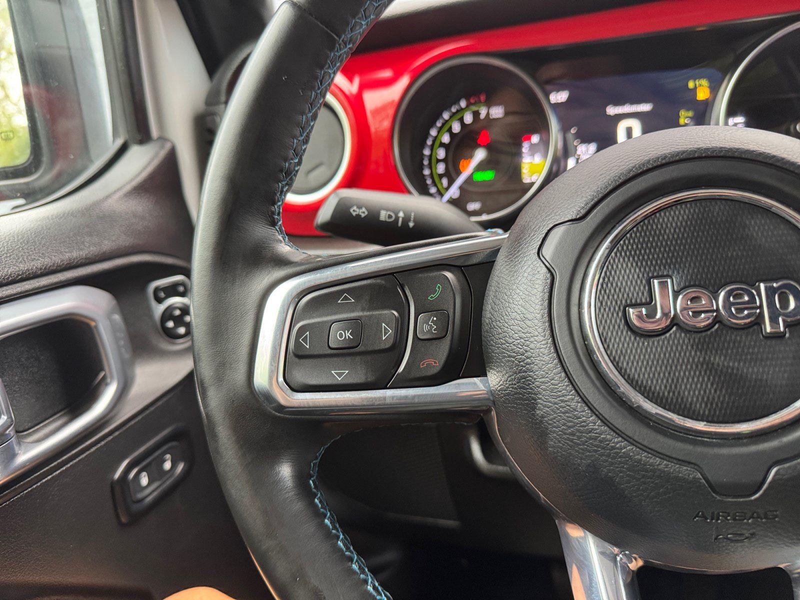 Used 2021 Jeep Wrangler Unlimited Rubicon 4xe AWD/4WD image 24