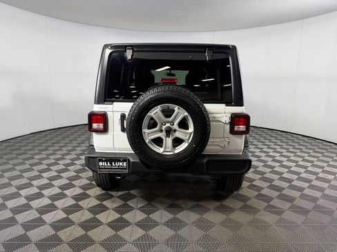 Used 2022 Jeep Wrangler Unlimited Sport AWD/4WD image 8
