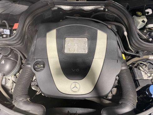 Used 2010 Mercedes-Benz GLK 350 4MATIC image 9