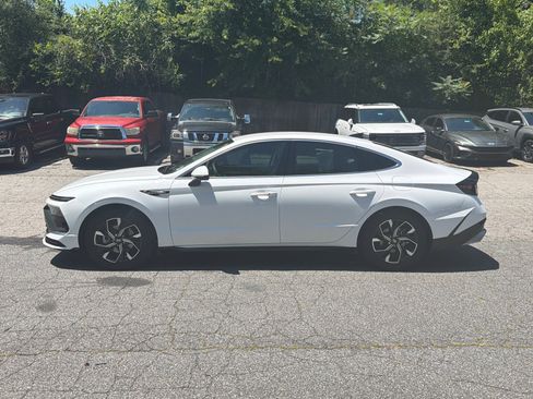 Used 2025 Hyundai Sonata SEL FWD image 10