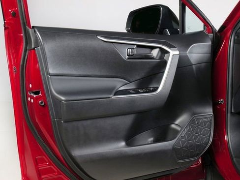 Used 2023 Toyota RAV4 LE image 23