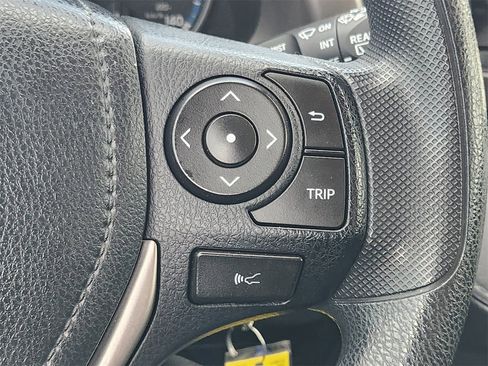 Used 2017 Toyota RAV4 LE image 27
