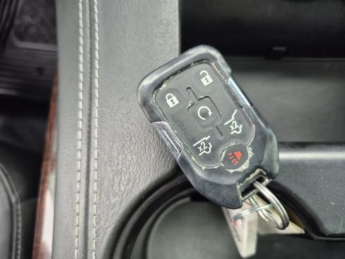 Used 2017 GMC Yukon SLT w/ Open Road Package AWD/4WD image 28