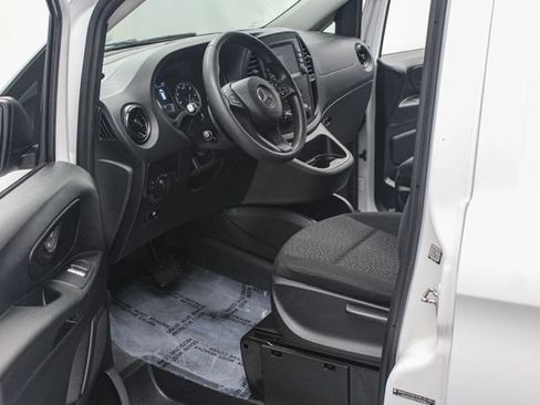 Used 2023 Mercedes-Benz Metris image 25