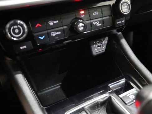Used 2023 Jeep Compass Latitude w/ Sun and Sound Group AWD/4WD image 29