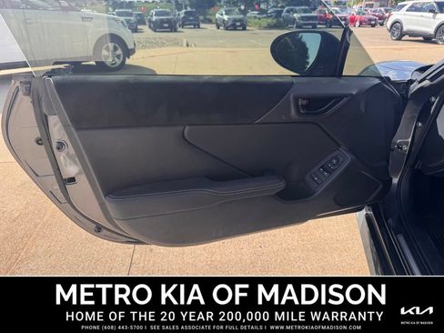 Used 2023 Toyota GR86 Premium RWD image 16