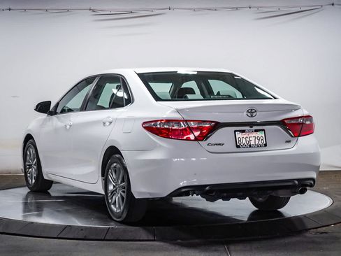 Used 2017 Toyota Camry SE FWD image 2