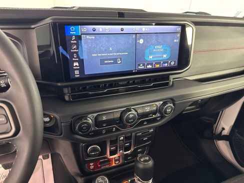 Certified 2025 Jeep Wrangler Unlimited Rubicon AWD/4WD image 27