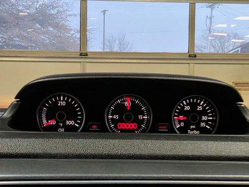 Used 2013 Volkswagen Beetle TDI image 36