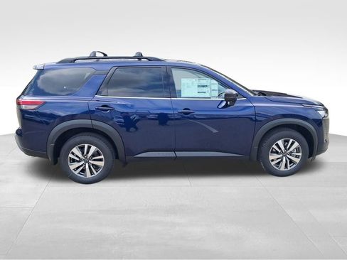 New 2026 Nissan Pathfinder SL w/ Lighting Package AWD/4WD image 7