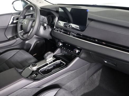 New 2026 Mitsubishi Outlander SE image 27