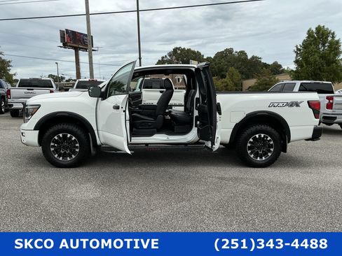 Used 2020 Nissan Titan PRO-4X w/ Pro-4x Convenience Package AWD/4WD image 33