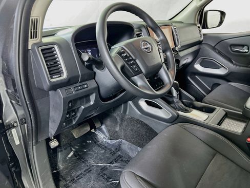 Used 2023 Nissan Frontier SV w/ Technology Package AWD/4WD image 9