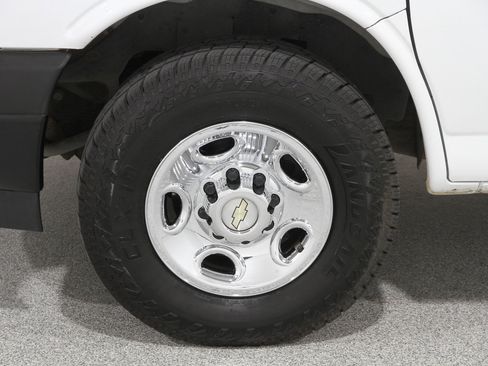 Used 2020 Chevrolet Express 2500 LS w/ Driver Convenience Package image 18