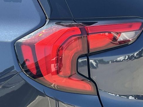 Used 2019 GMC Terrain SLT w/ Preferred Package FWD image 10