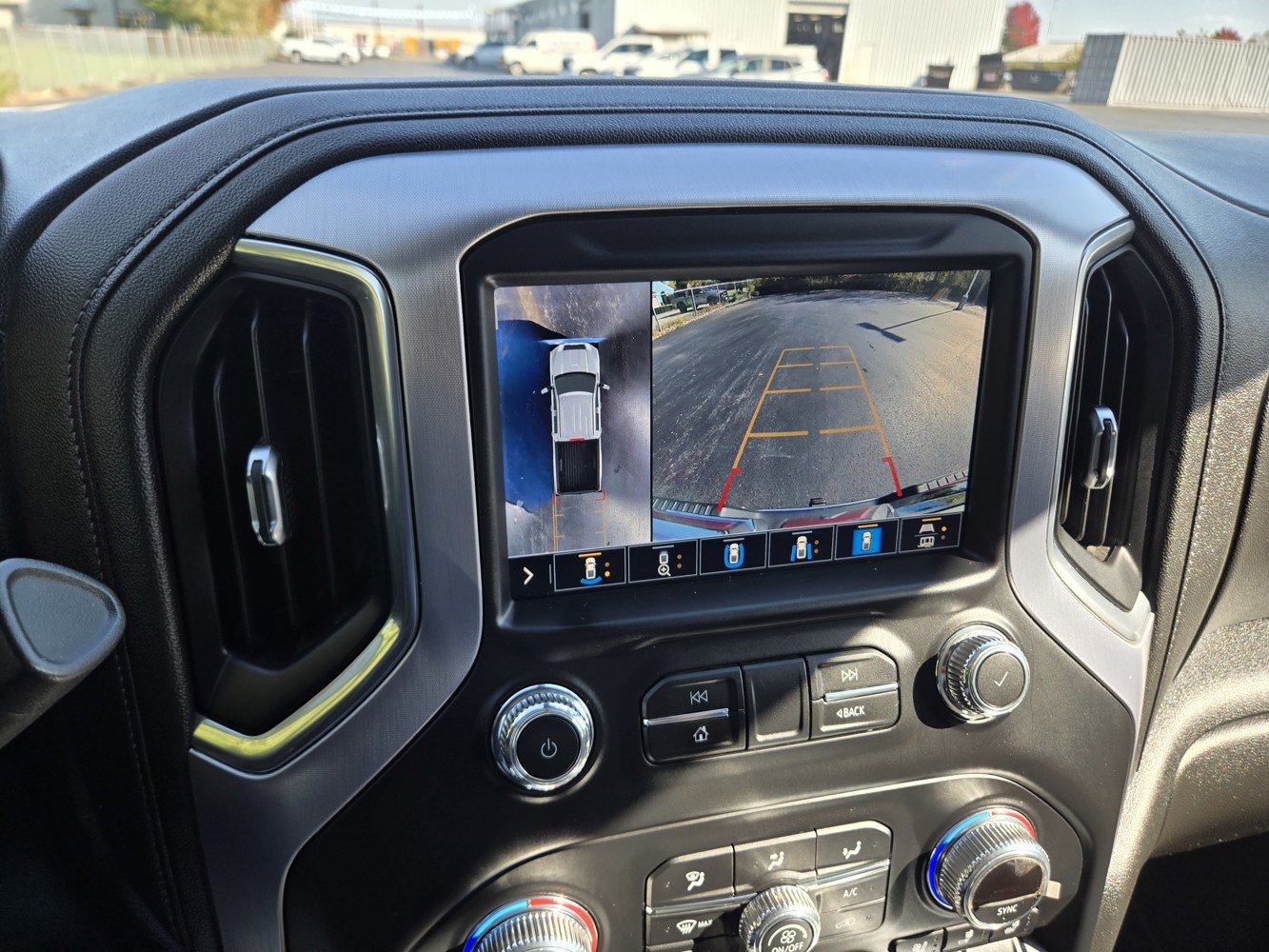 Used 2021 GMC Sierra 2500 SLT w/ SLT Premium Package AWD/4WD image 9