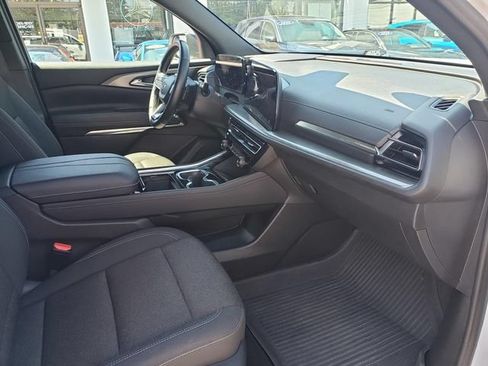 Used 2024 Chevrolet Traverse LT w/ Midnight/Sport Edition FWD image 22