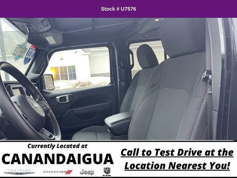 Used 2022 Jeep Wrangler Unlimited Sport image 12