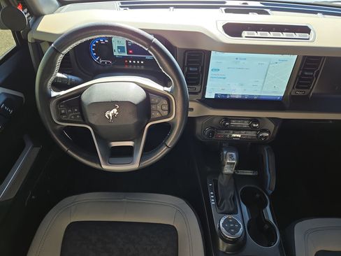 Used 2022 Ford Bronco Wildtrak image 14