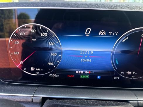 Used 2025 Mercedes-Benz GLE 450e 4MATIC image 3